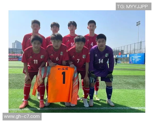 年轻时热爱足球和球星的意义与价值探讨 年轻时热爱足球和球星的意义与价值探讨